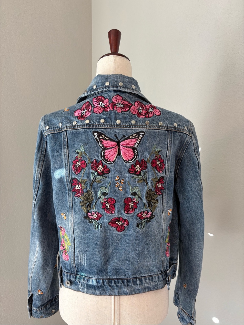 Festival Denim Jean Jacket Full Embroidered Flower Bees Studs Medium - Picture 9 of 15
